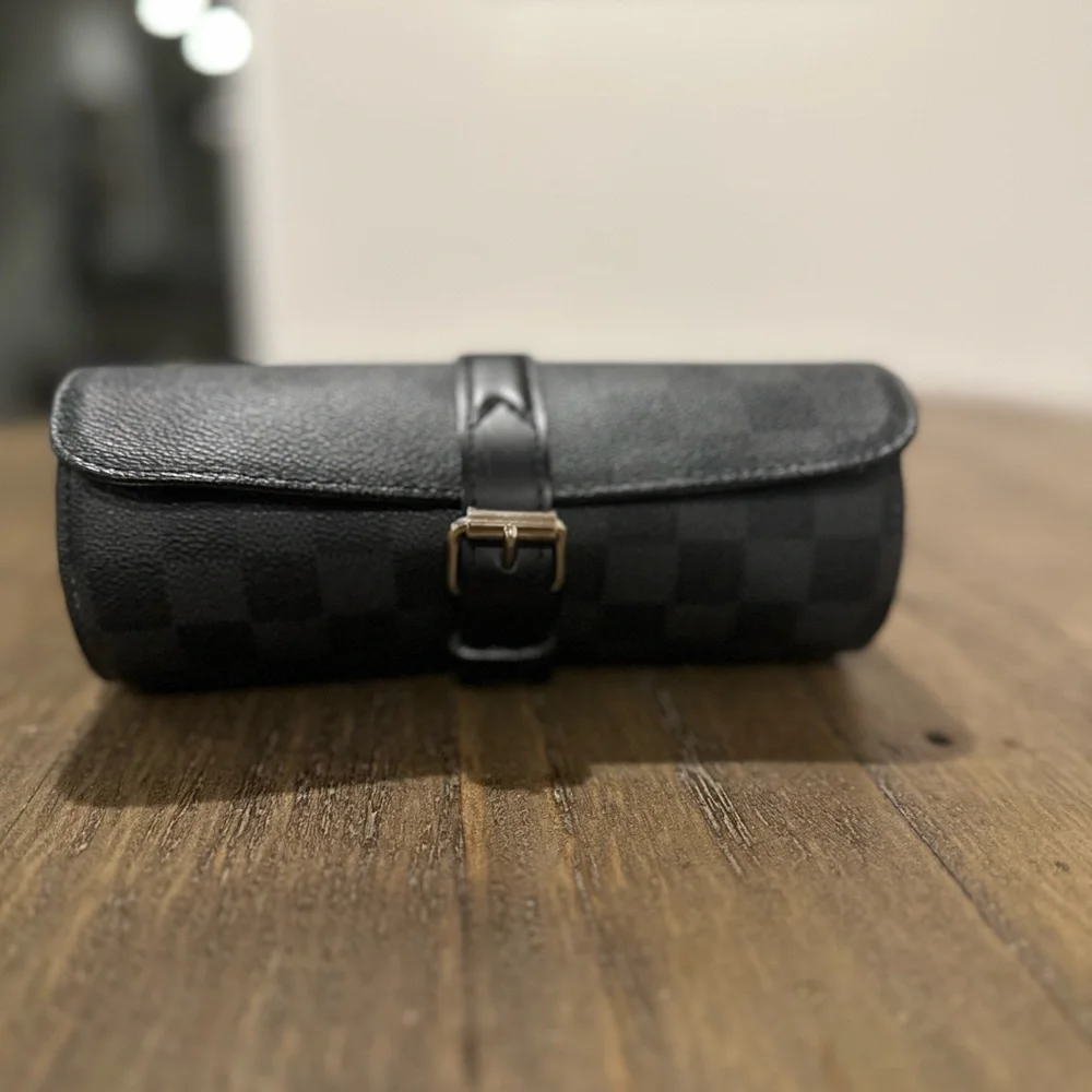 Authentic Louis Vuitton Damier Watch holder - Picture 2 of 9